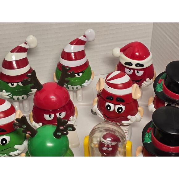 M&M'S Candy Figures. Christmas and Winter Multicolor LOT OF 29 Collectibles - Picture 12 of 13